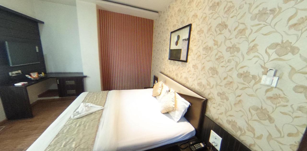 Hotel Pink Pearl Raigarh Экстерьер фото